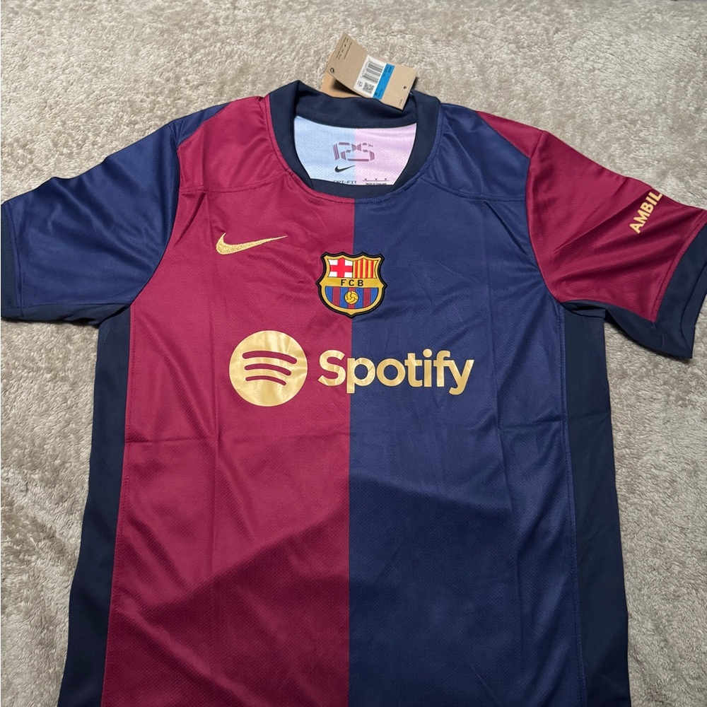 Fc Barcelona jersey size medium brand new never worn comes with tags